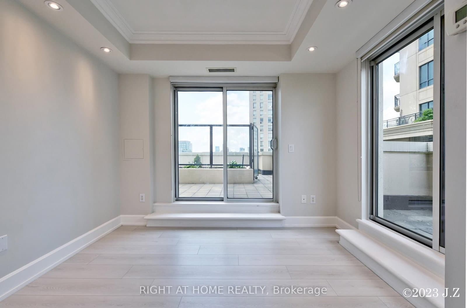 650 Sheppard Avenue E, Unit PH15 thumbnail 9