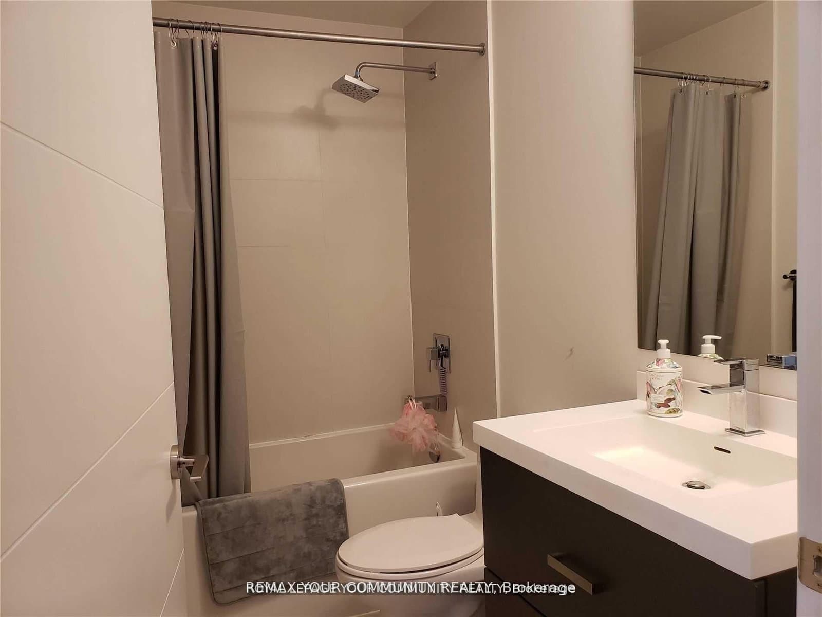50 Wellesley Street E, Unit 302 thumbnail 10