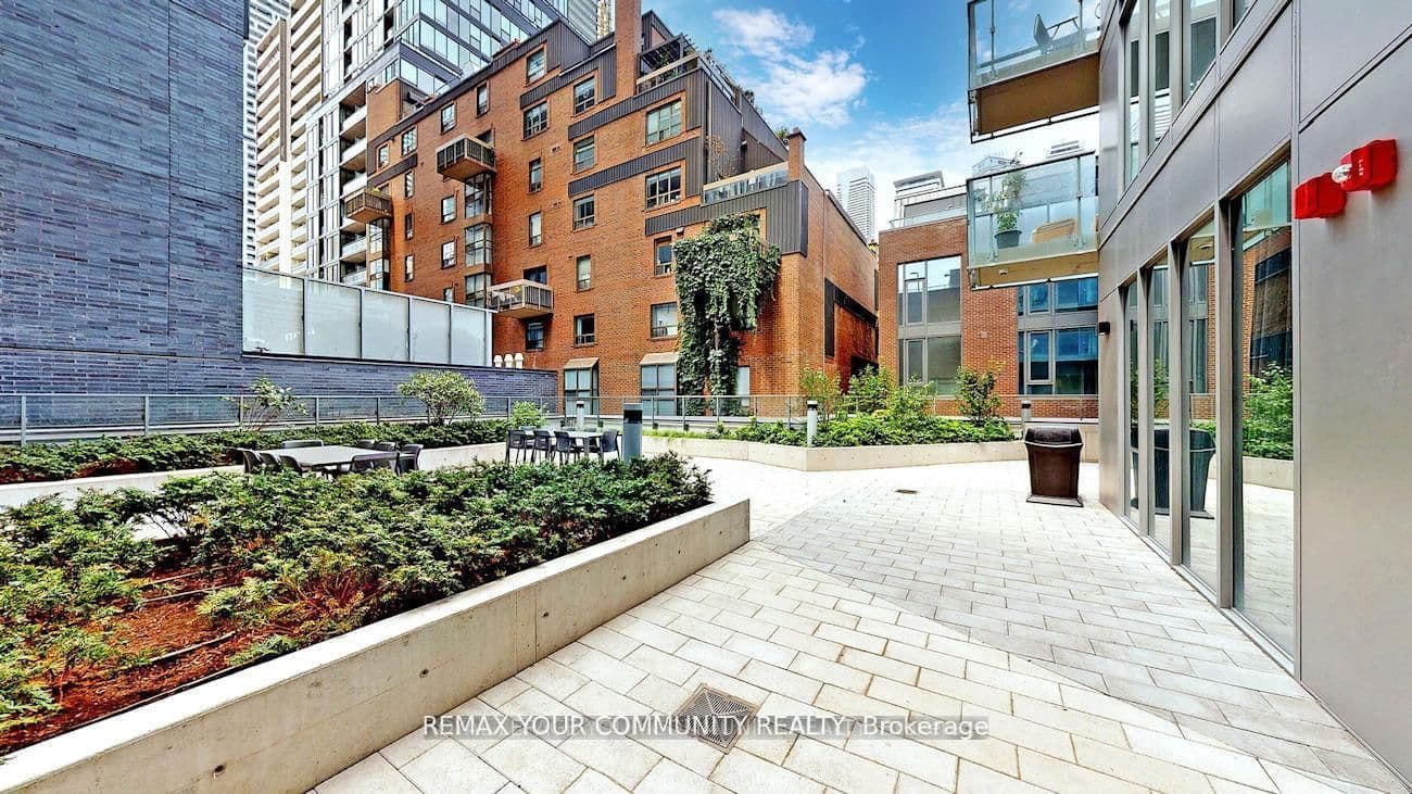 50 Wellesley Street E, Unit 302 thumbnail 13
