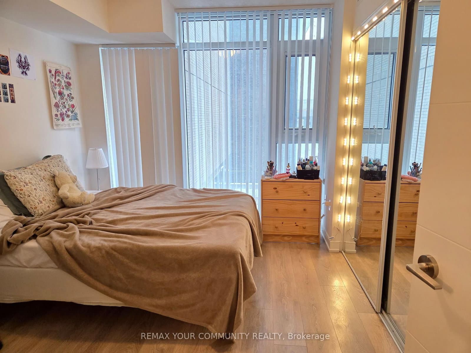 50 Wellesley Street E, Unit 302 thumbnail 8