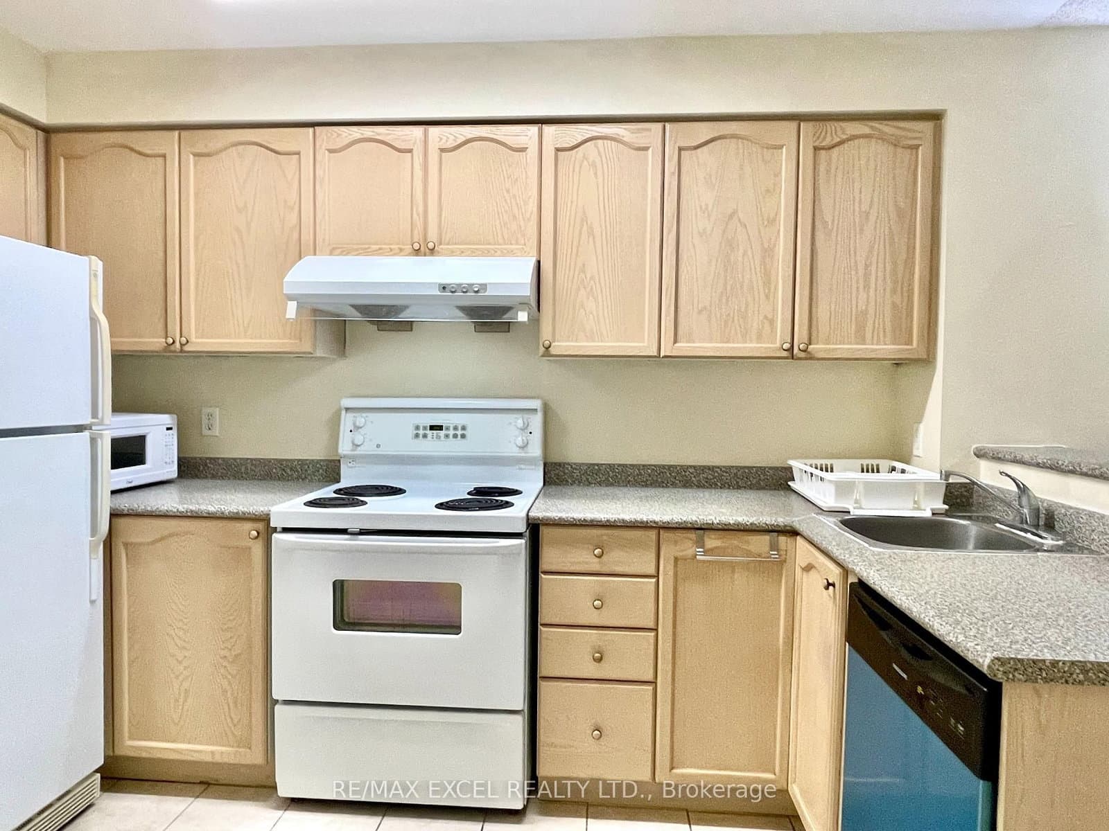 28 Olive Avenue, Unit 201 thumbnail 8