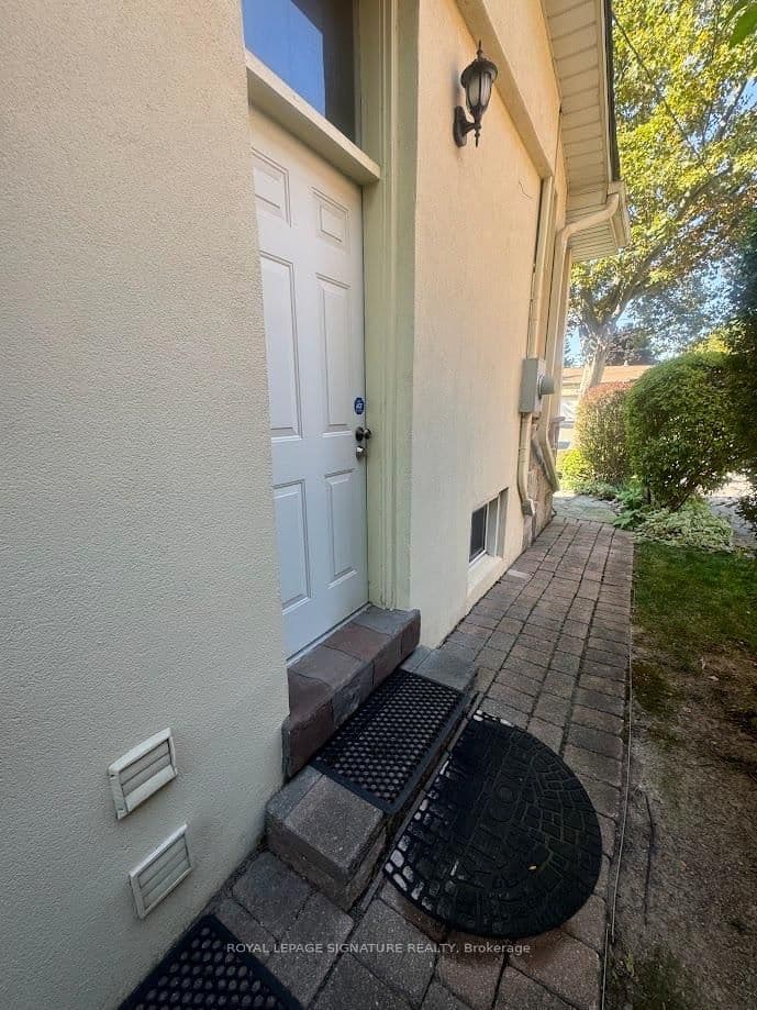 31 Whitelock Crescent, Unit Bsmt thumbnail 2