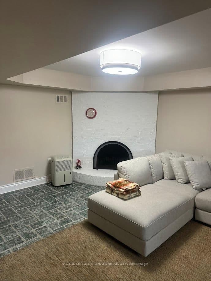 31 Whitelock Crescent, Unit Bsmt thumbnail 5
