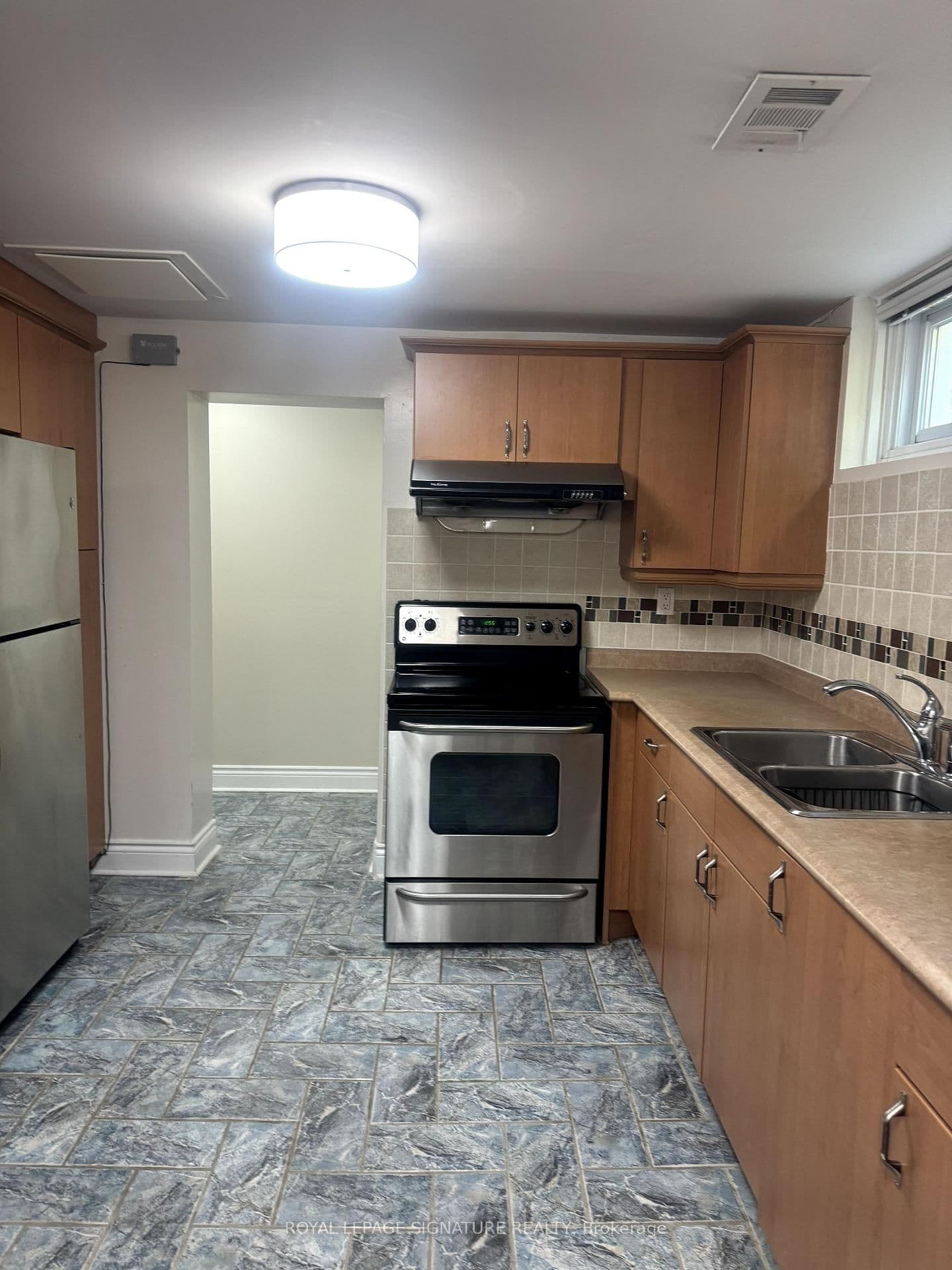 31 Whitelock Crescent, Unit Bsmt thumbnail 6