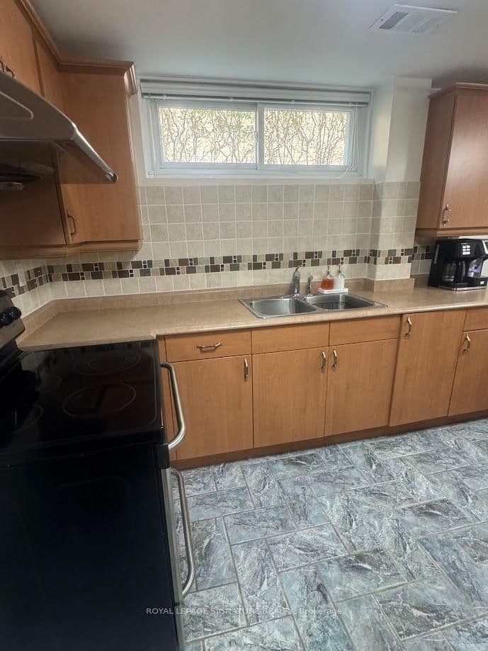 31 Whitelock Crescent, Unit Bsmt thumbnail 8