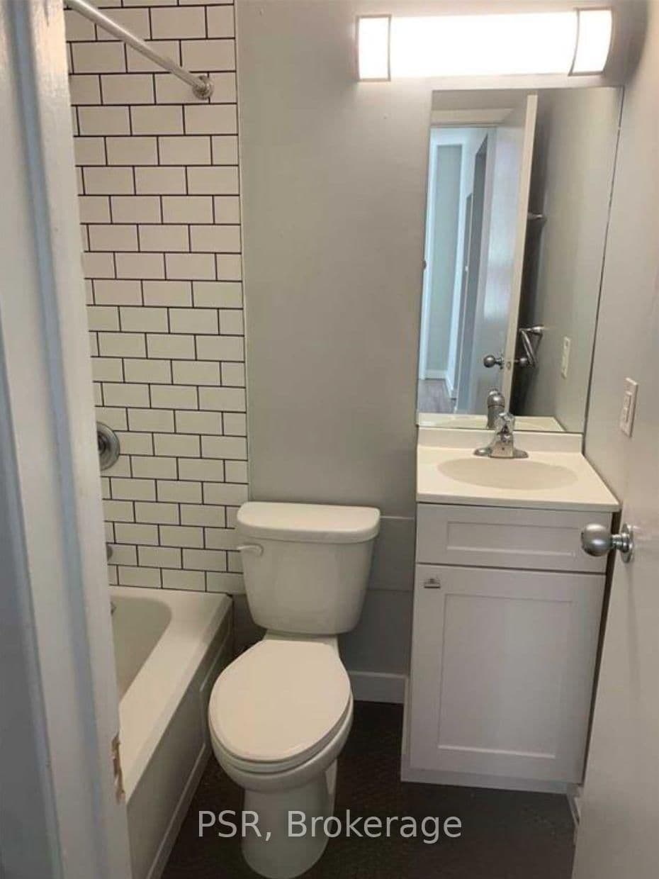 205 Gerrard Street E, Unit 3 thumbnail 8