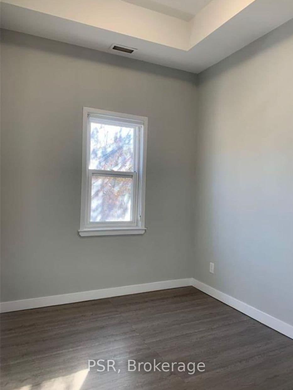 205 Gerrard Street E, Unit 3 thumbnail 9