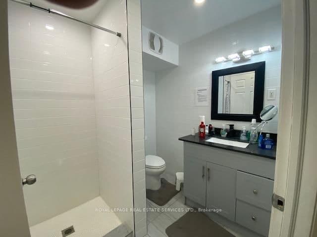 206 Carlton Street, Unit 102 thumbnail 3