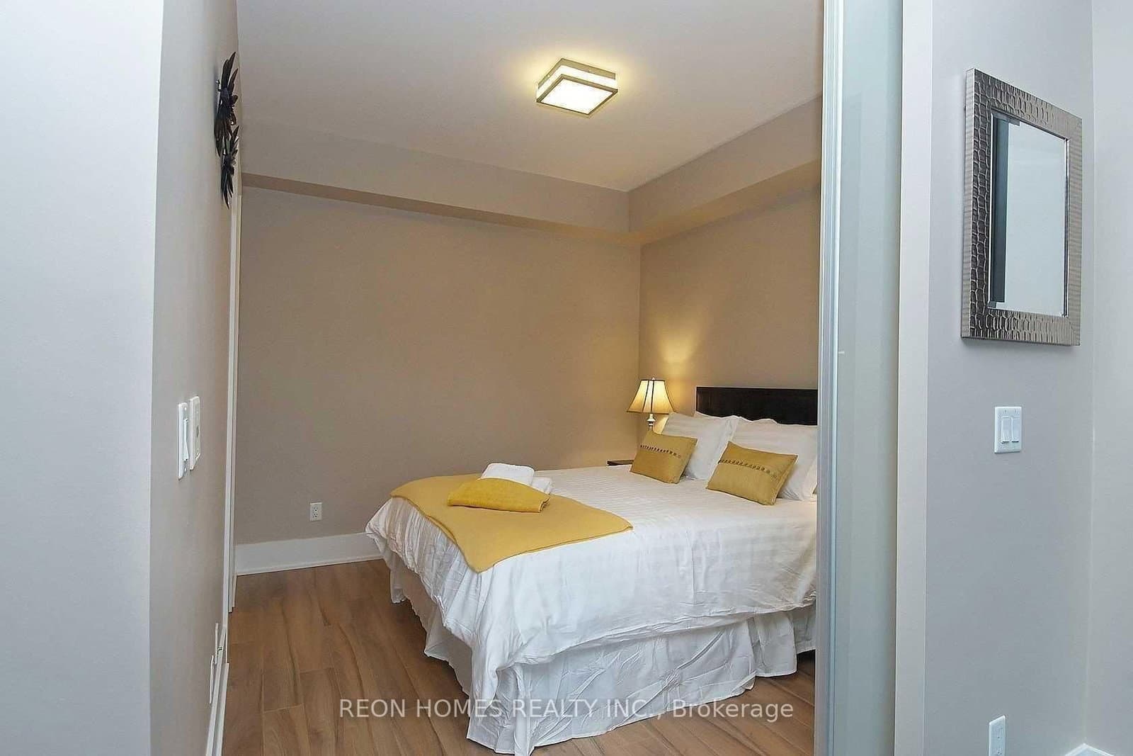 300 Front Street, Unit 2009 thumbnail 11