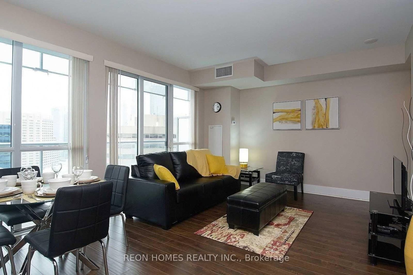 300 Front Street, Unit 2009 thumbnail 15