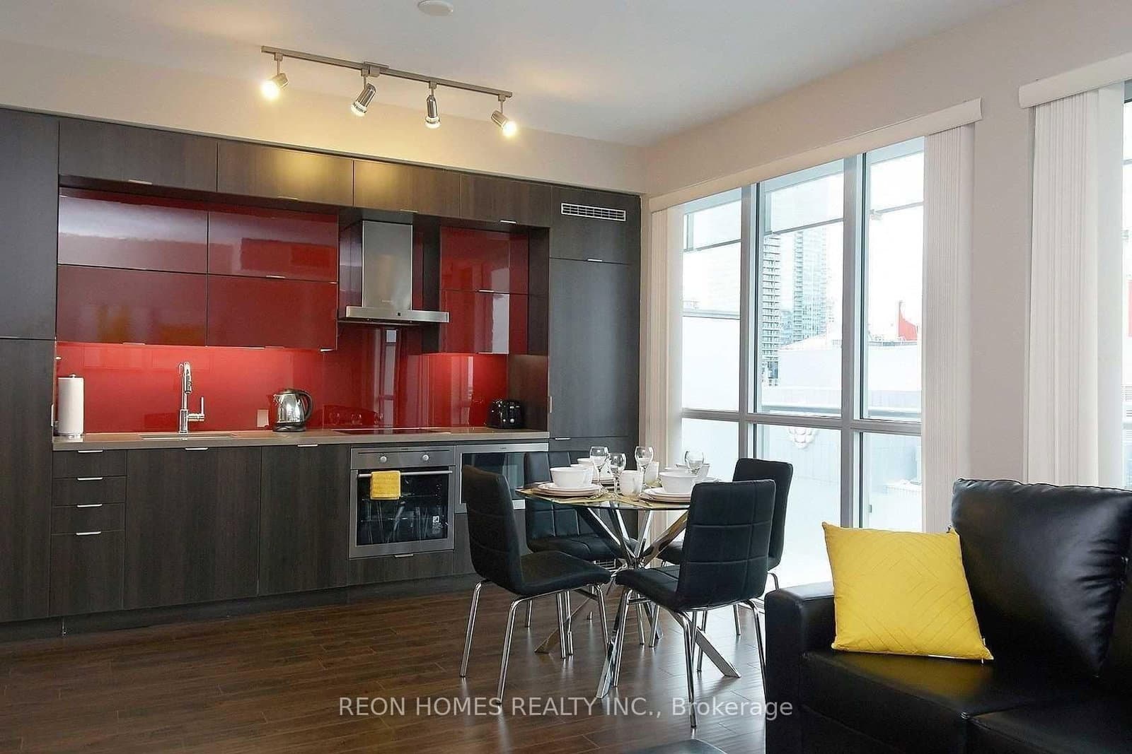 300 Front Street, Unit 2009 thumbnail 7