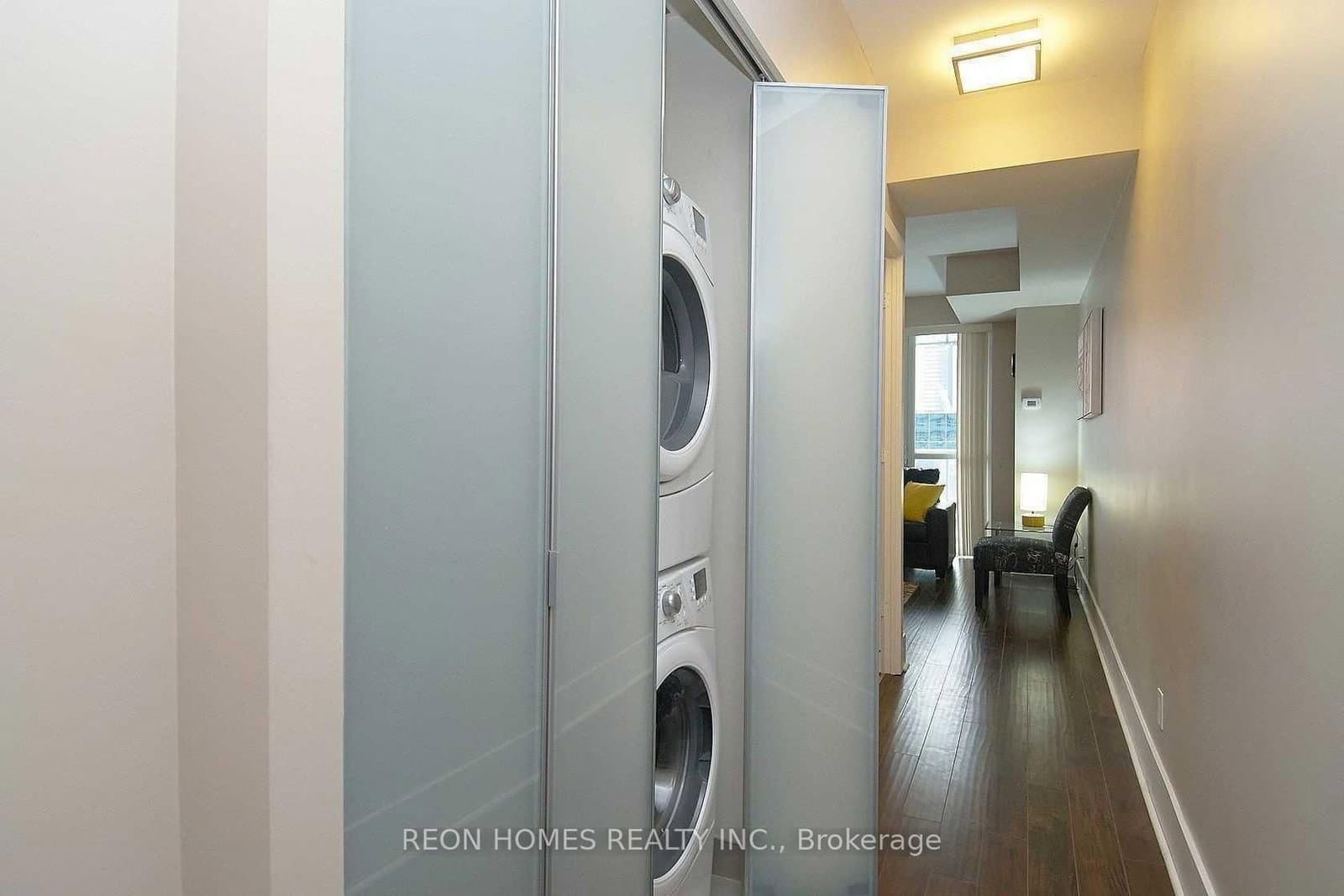 300 Front Street, Unit 2009 thumbnail 8