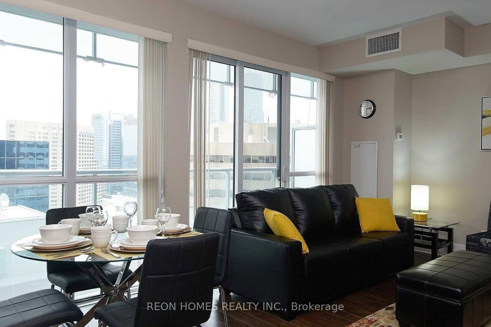 300 Front Street, Unit 2009 thumbnail 9
