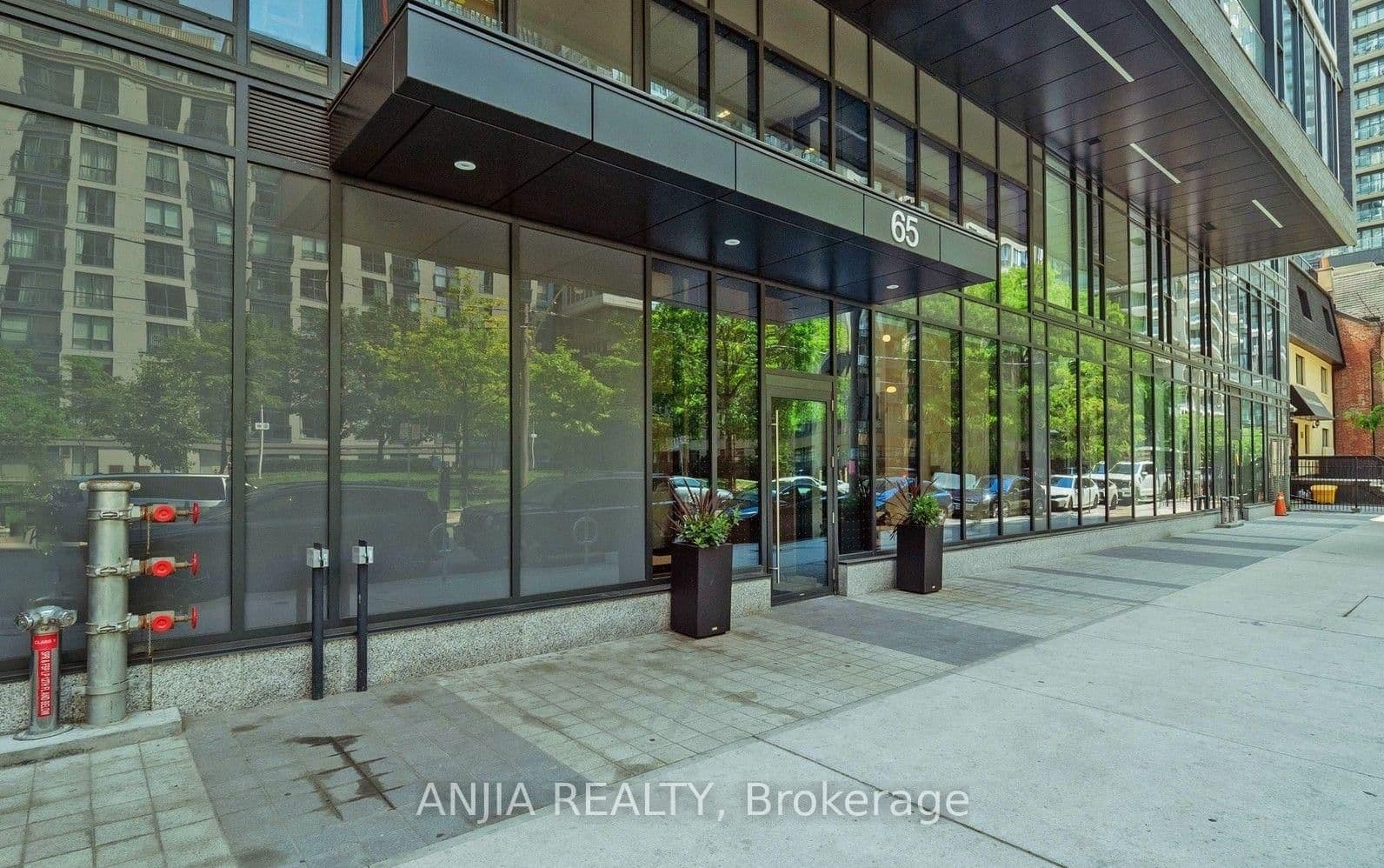 65 Mutual Street, Unit 2303 thumbnail 2