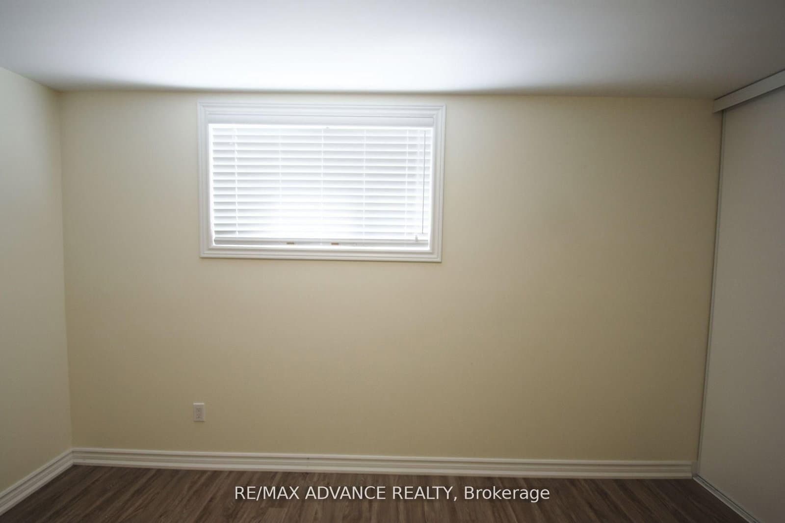 33 Carluke Crescent, Unit Lower thumbnail 22