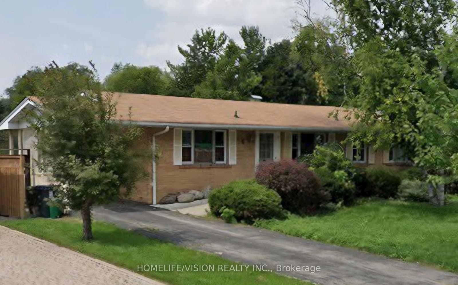 6 Brenham Crescent - Image 1