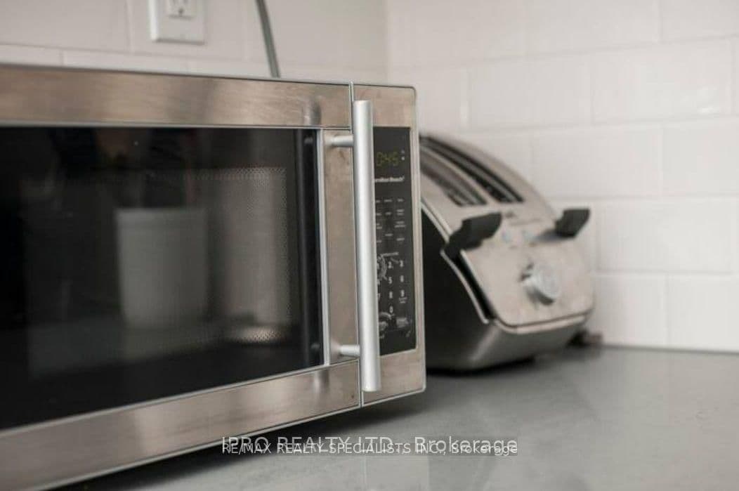 450 Bathurst Street, Unit 2 thumbnail 24