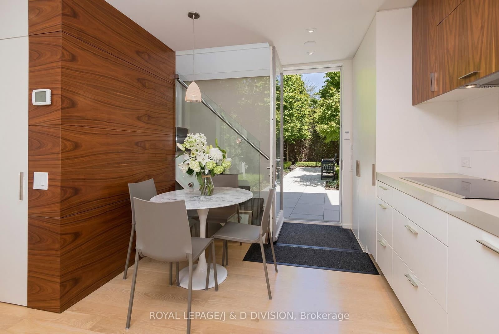 78 Roxborough Street E, Unit 400 thumbnail 2