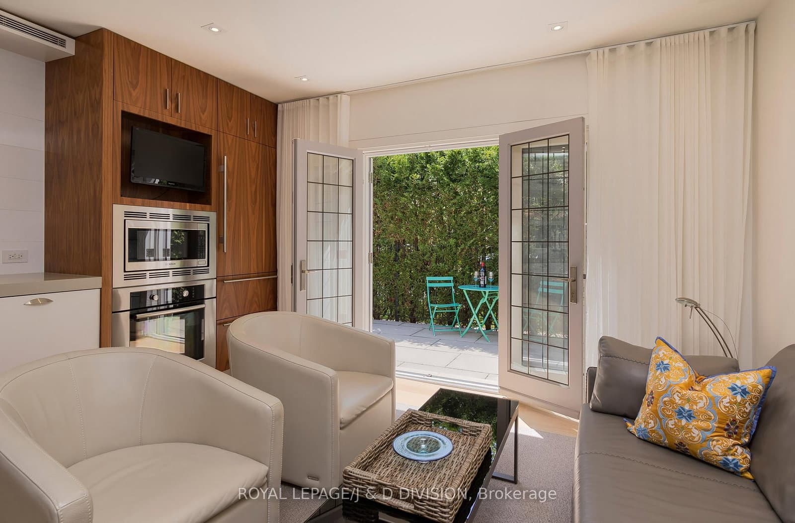 78 Roxborough Street E, Unit 400 thumbnail 6