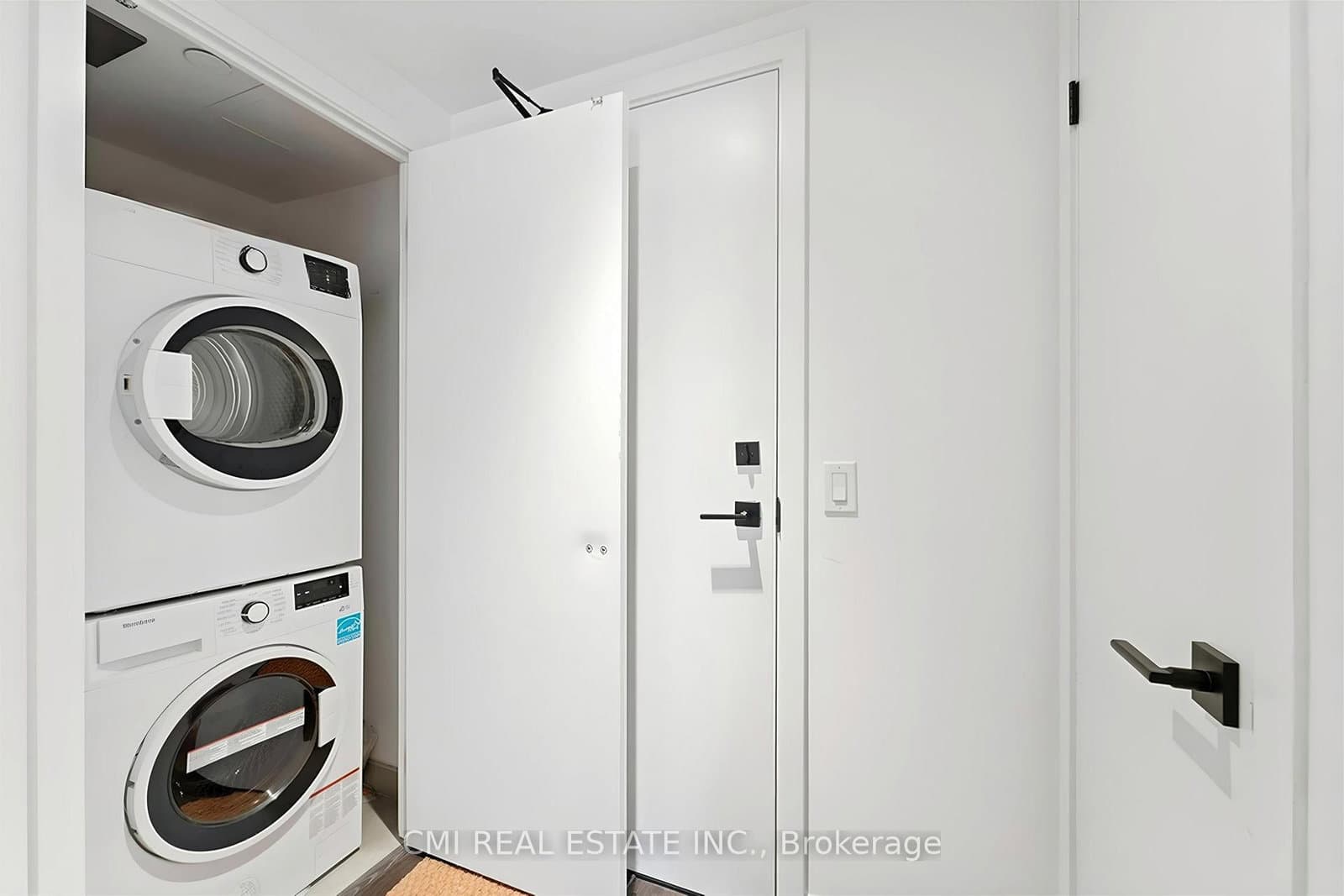 319 Jarvis Street, Unit 3207 thumbnail 12