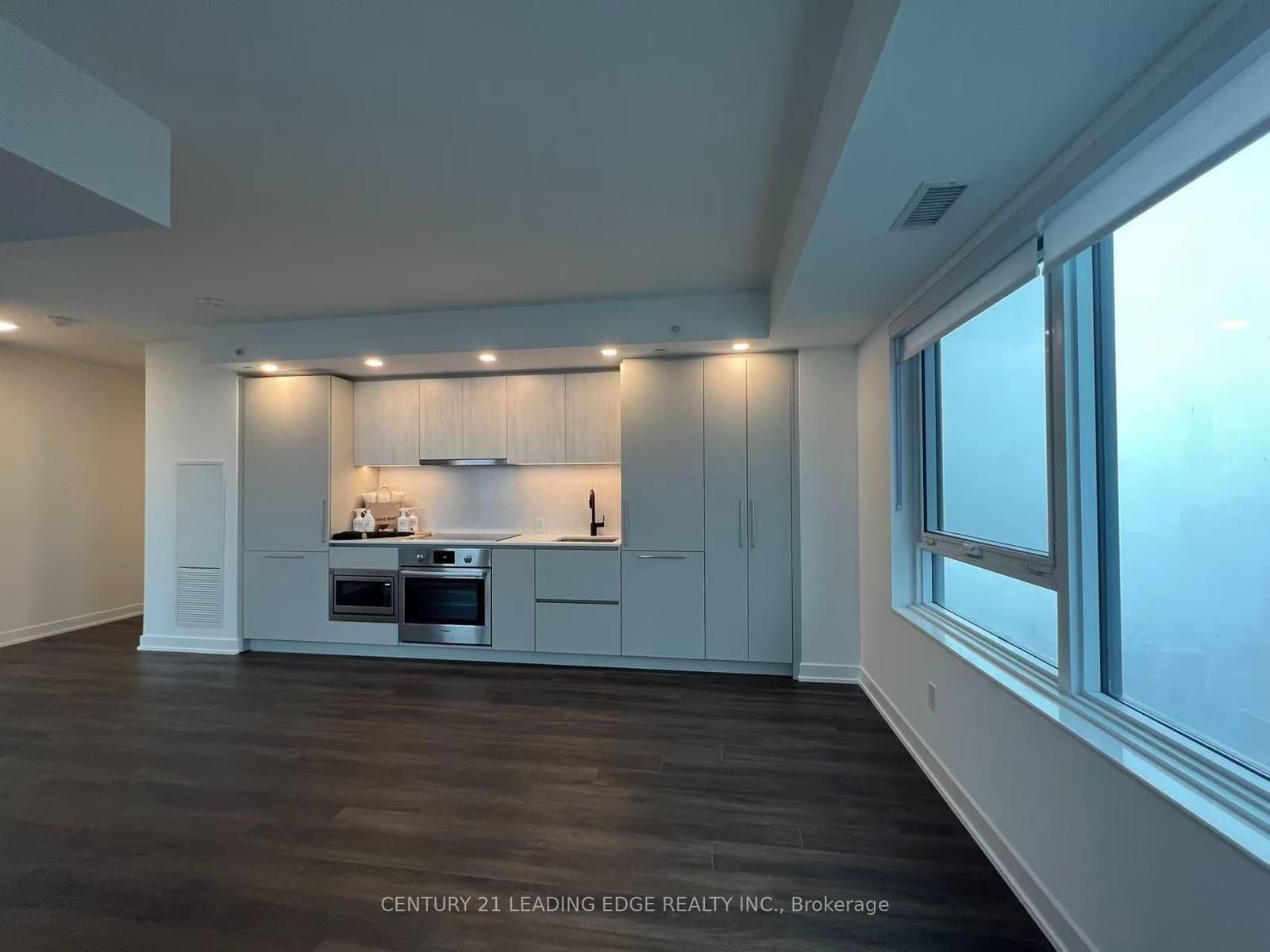 609 Sherbourne Street, Unit 3204 thumbnail 5
