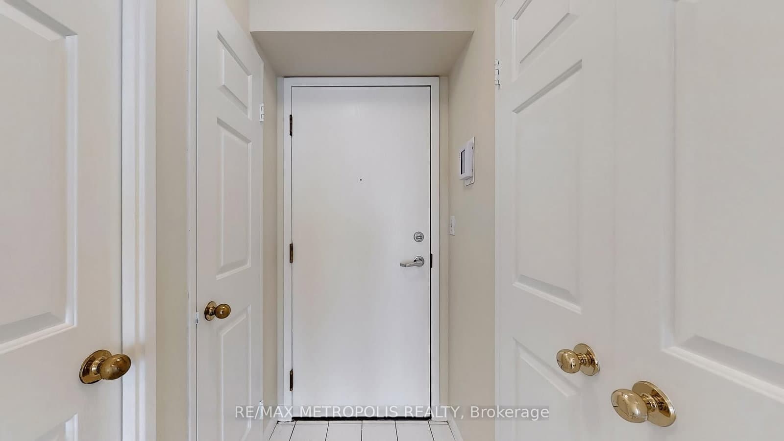 7 Carlton Street, Unit 810 thumbnail 10