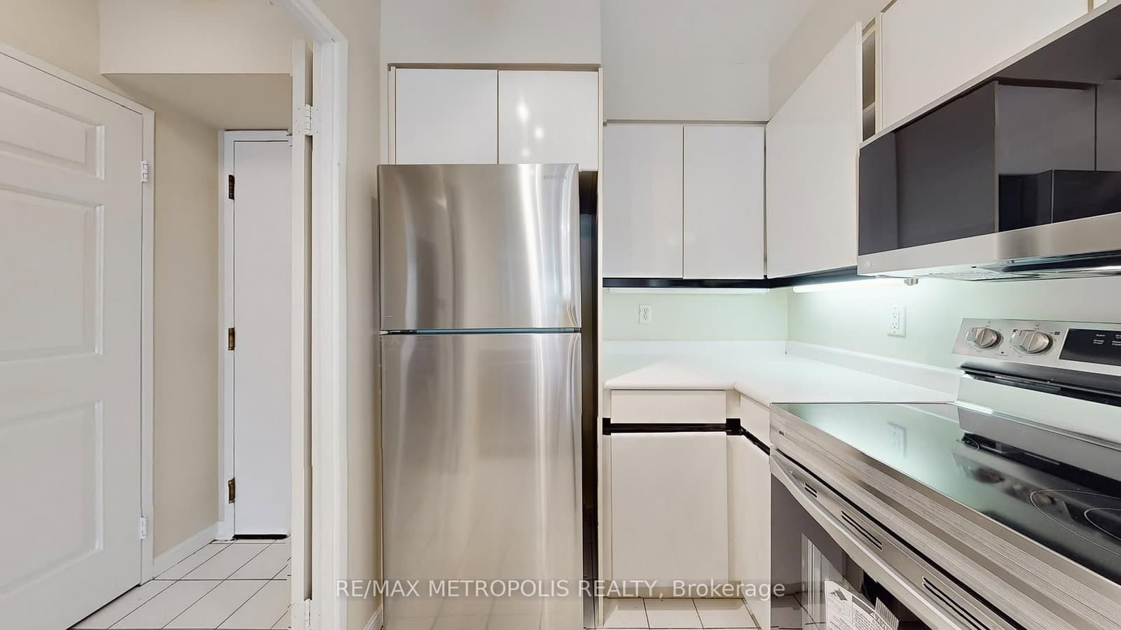 7 Carlton Street, Unit 810 thumbnail 22