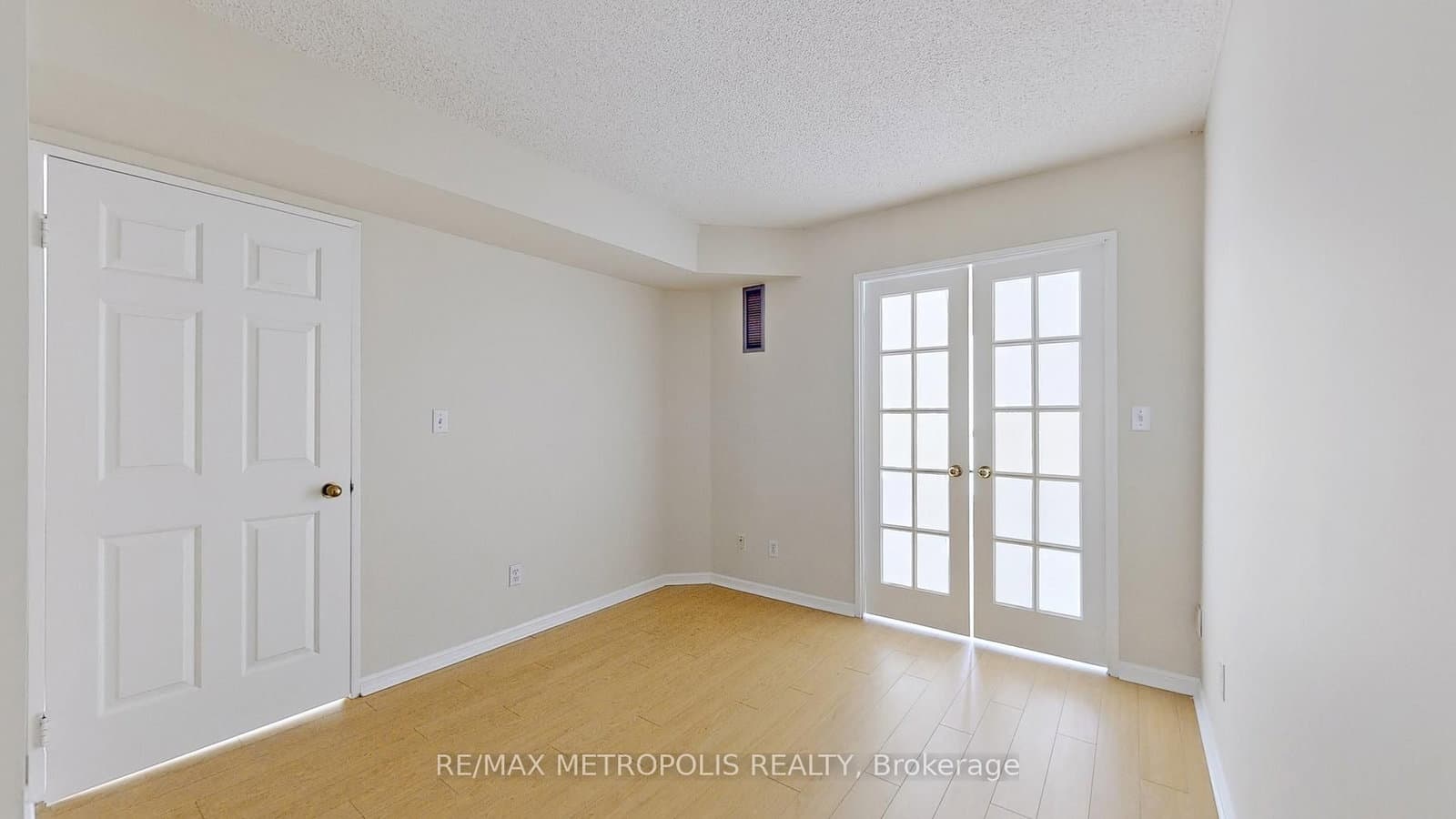 7 Carlton Street, Unit 810 thumbnail 27