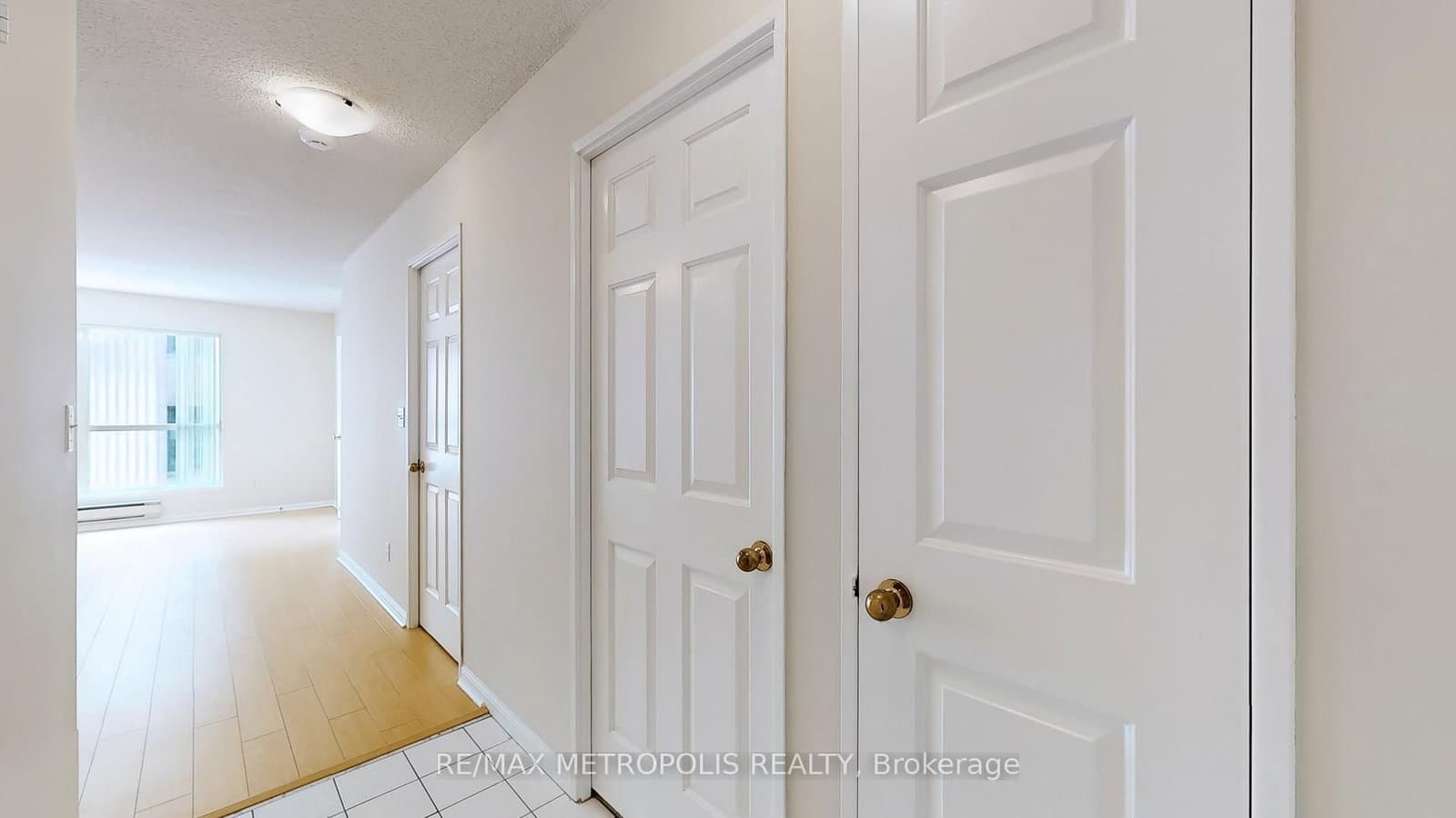 7 Carlton Street, Unit 810 thumbnail 9