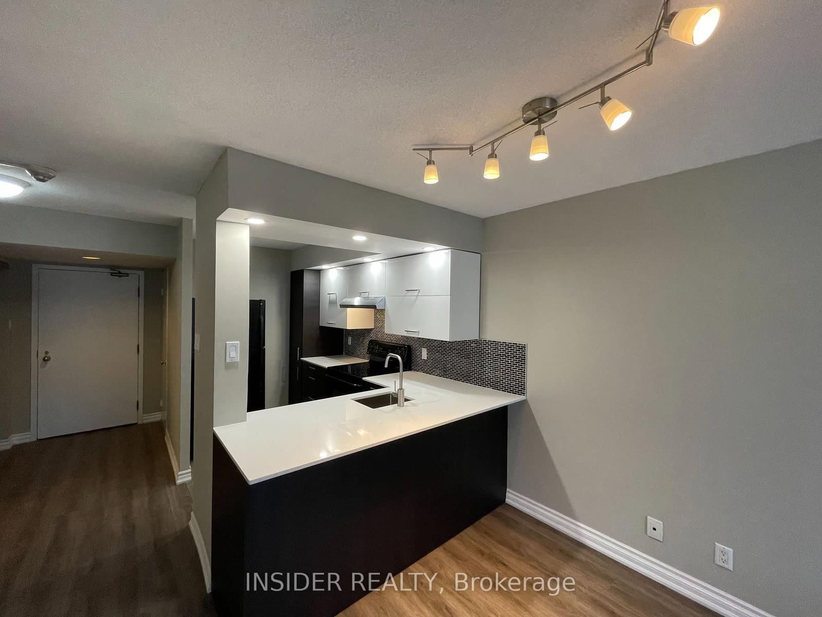 92 King Street E, Unit 710 thumbnail 2