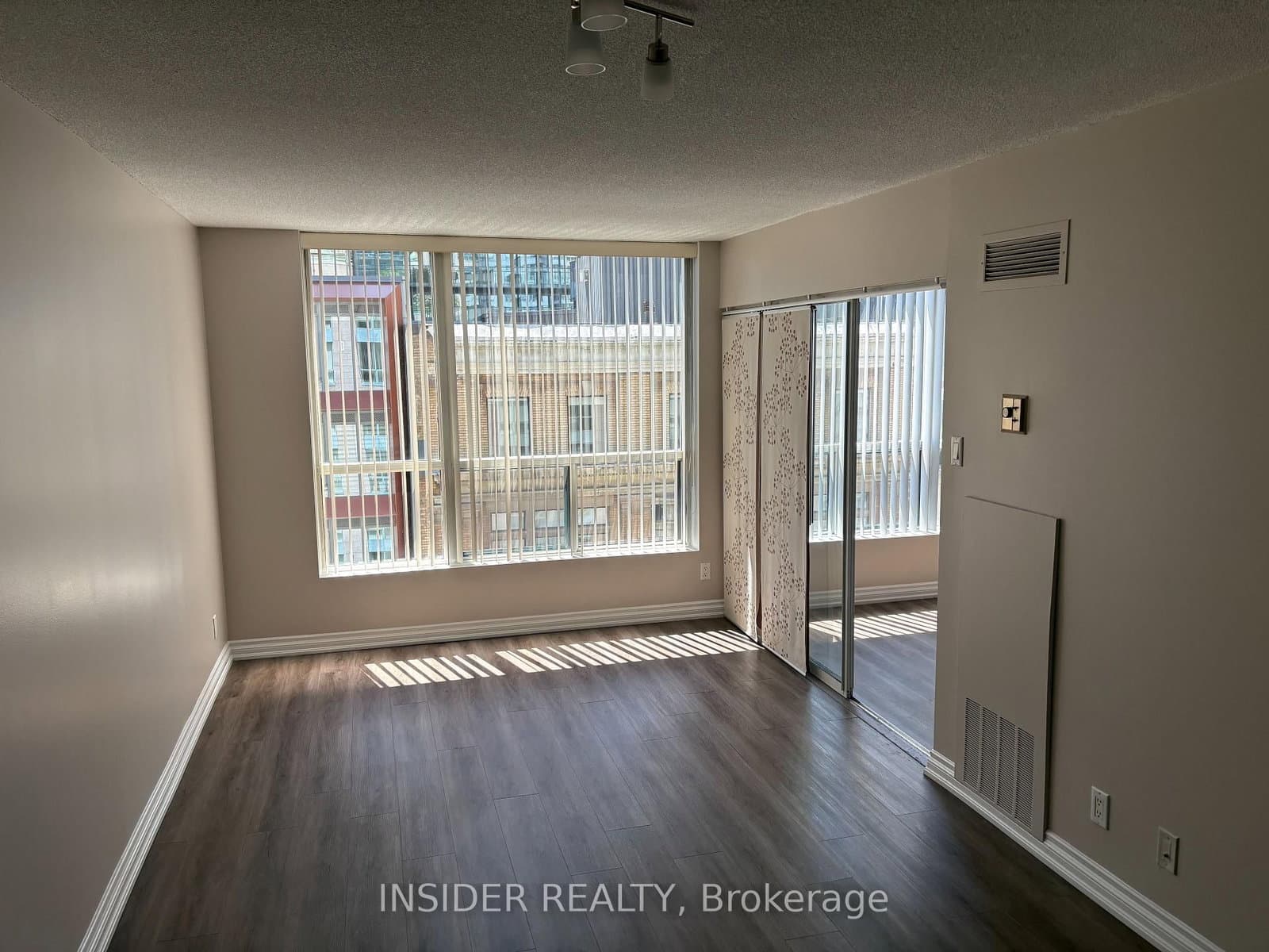 92 King Street E, Unit 710 thumbnail 6