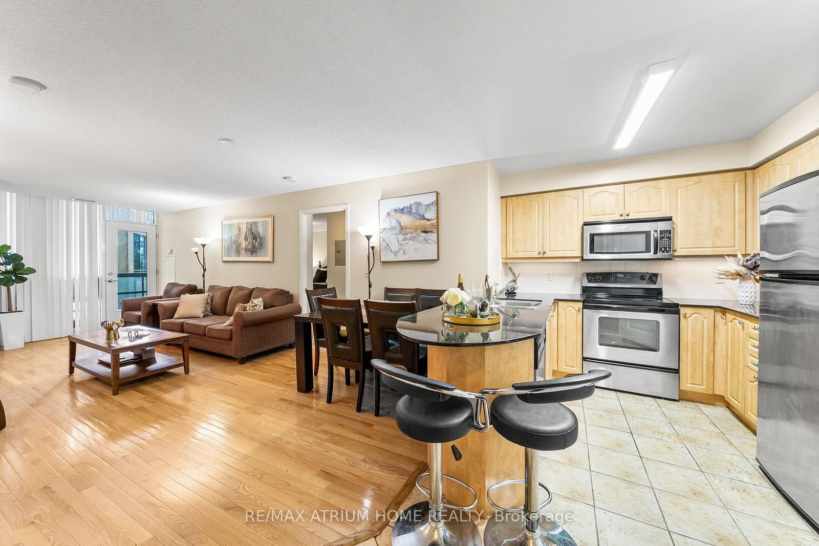 509 Beecroft Road, Unit 317 thumbnail 5