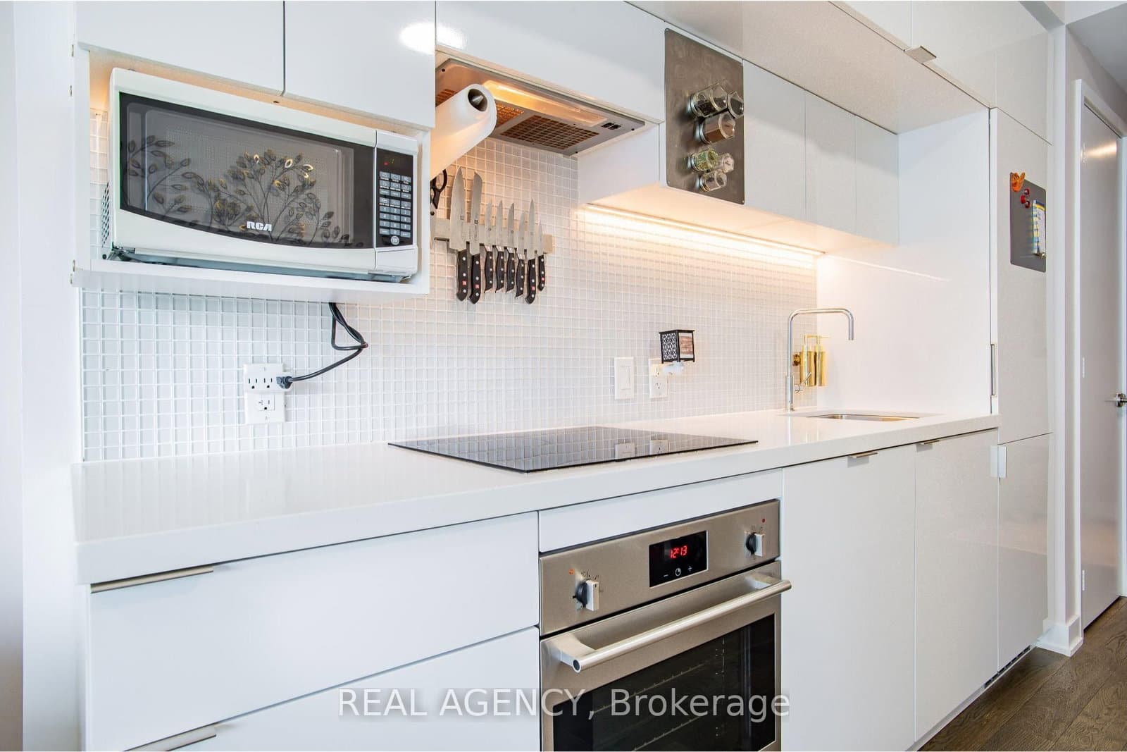 185 Roehampton Avenue, Unit 2512 thumbnail 32