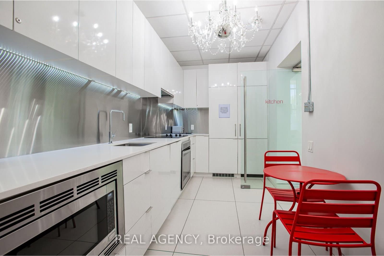 185 Roehampton Avenue, Unit 2512 thumbnail 34