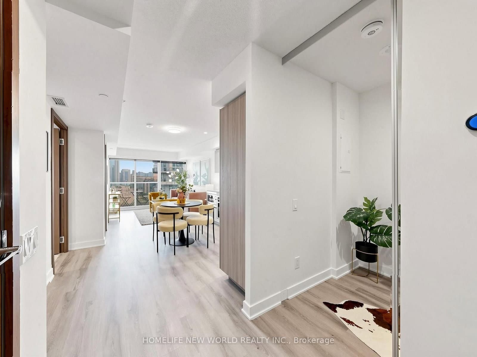 17 Bathurst Street, Unit 2011 thumbnail 3