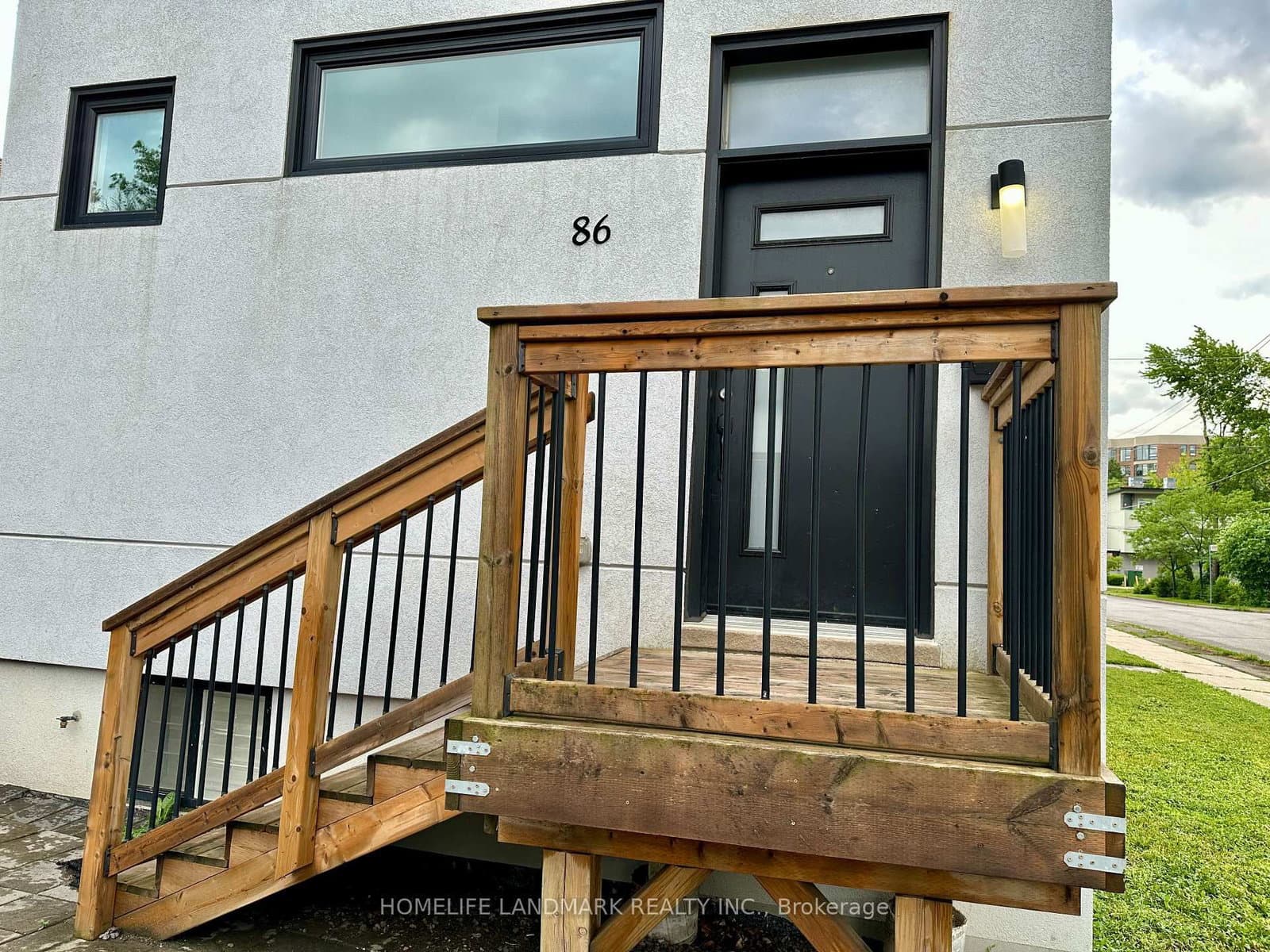 86 Pemberton Avenue thumbnail 2