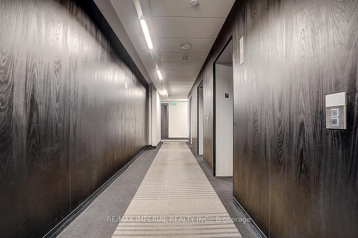 77 Shuter Street, Unit 710 thumbnail 2