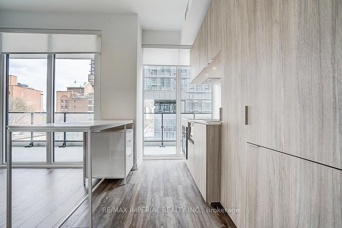 77 Shuter Street, Unit 710 thumbnail 9