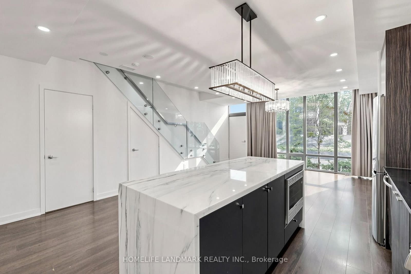 110 Charles Street E, Unit Th03 thumbnail 17