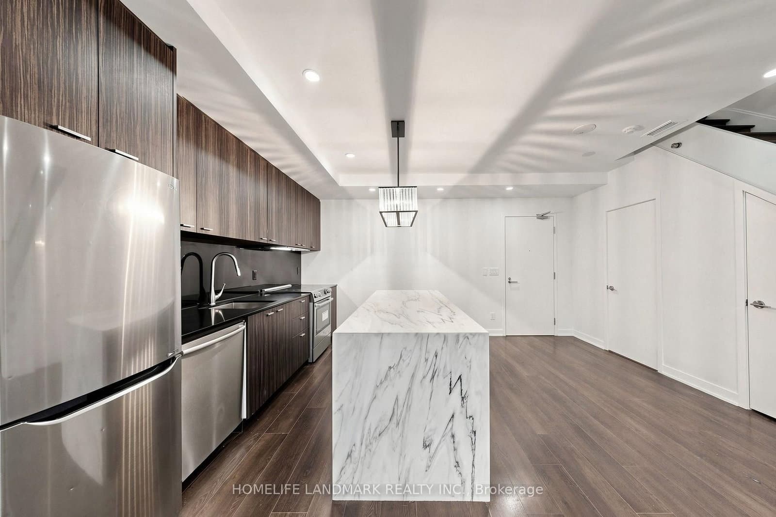 110 Charles Street E, Unit Th03 thumbnail 18