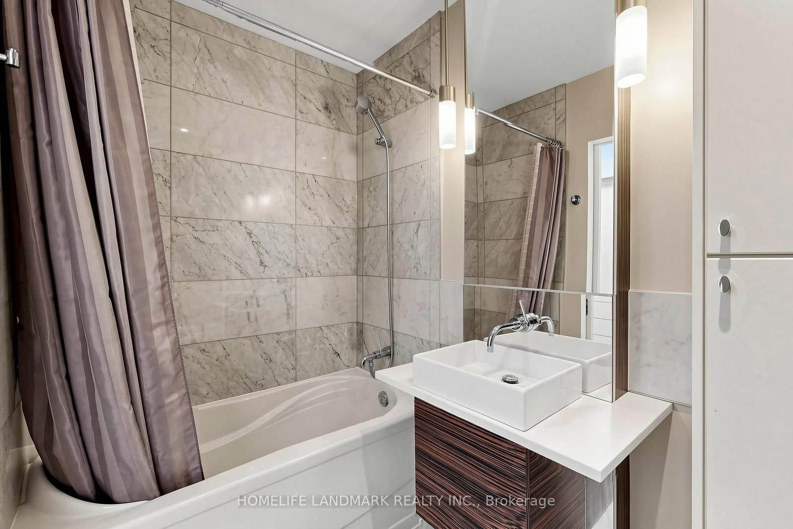 110 Charles Street E, Unit Th03 thumbnail 30