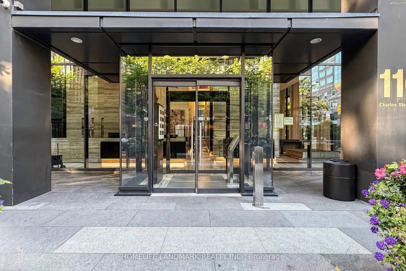 110 Charles Street E, Unit Th03 thumbnail 4