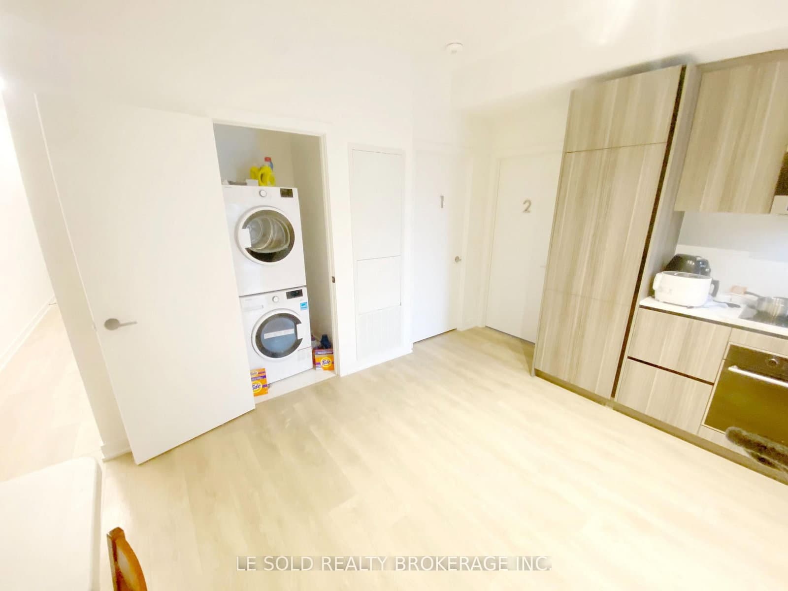127 Broadway Avenue, Unit 711 Master Bedroom thumbnail 3