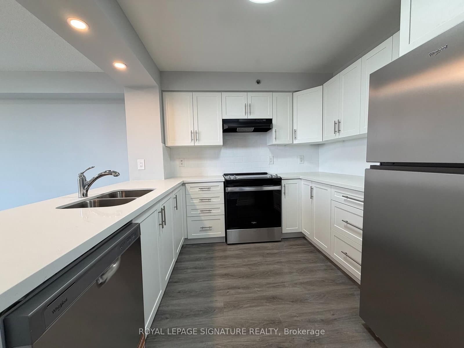 2 Neptune Drive, Unit 816 thumbnail 4