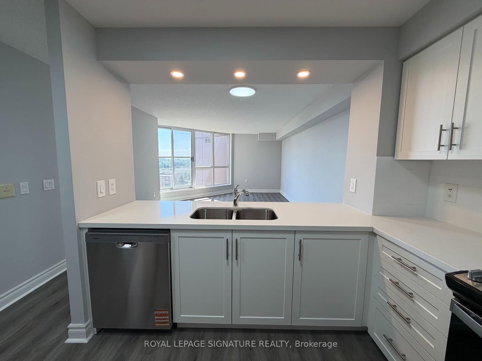 2 Neptune Drive, Unit 816 thumbnail 5