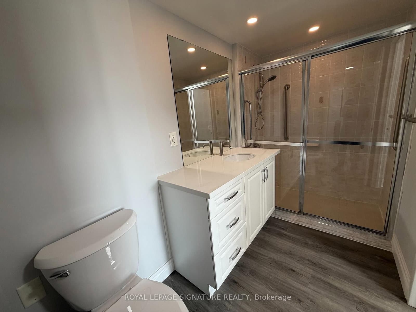 2 Neptune Drive, Unit 816 thumbnail 8