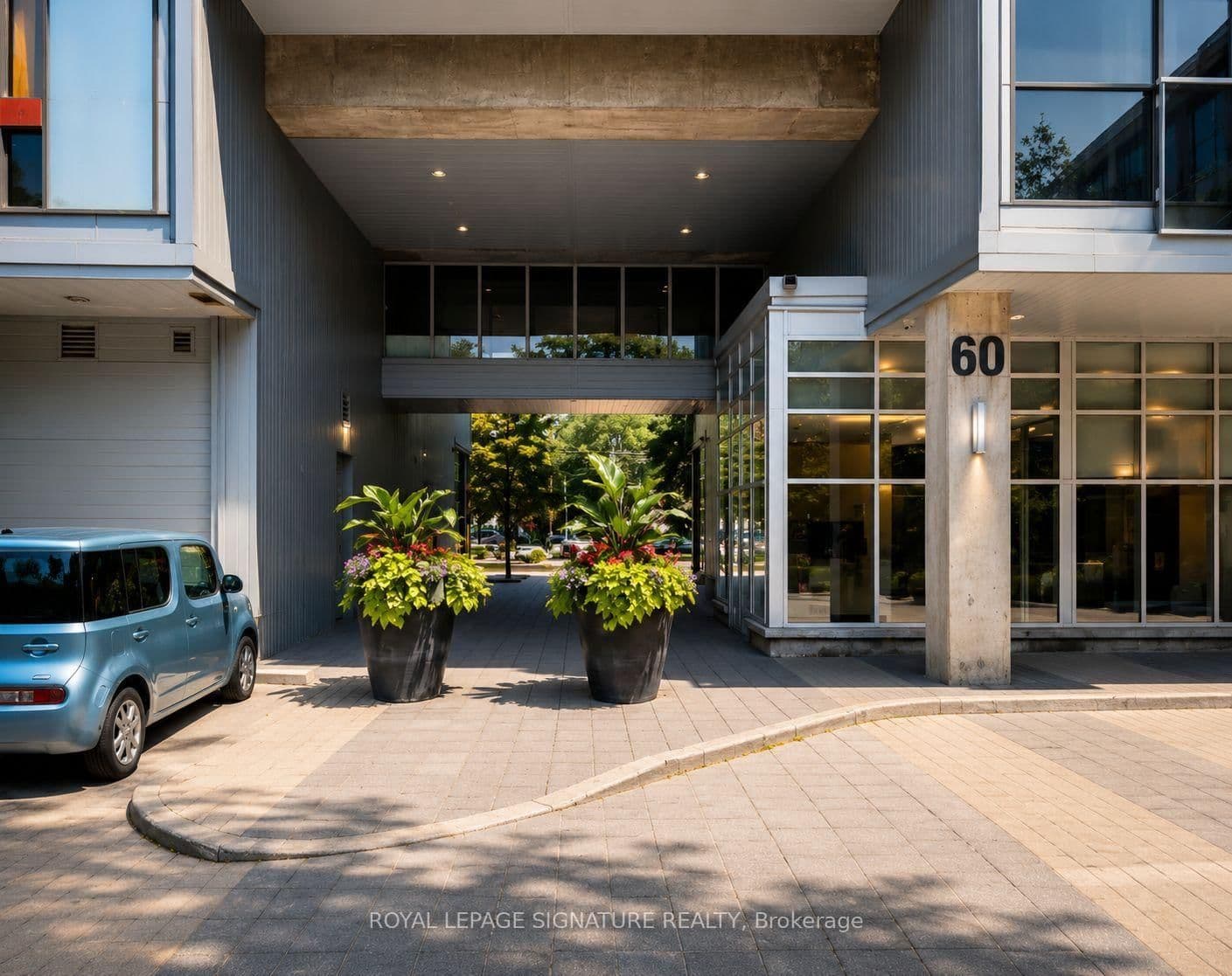 60 Bathurst Street, Unit 210 thumbnail 2