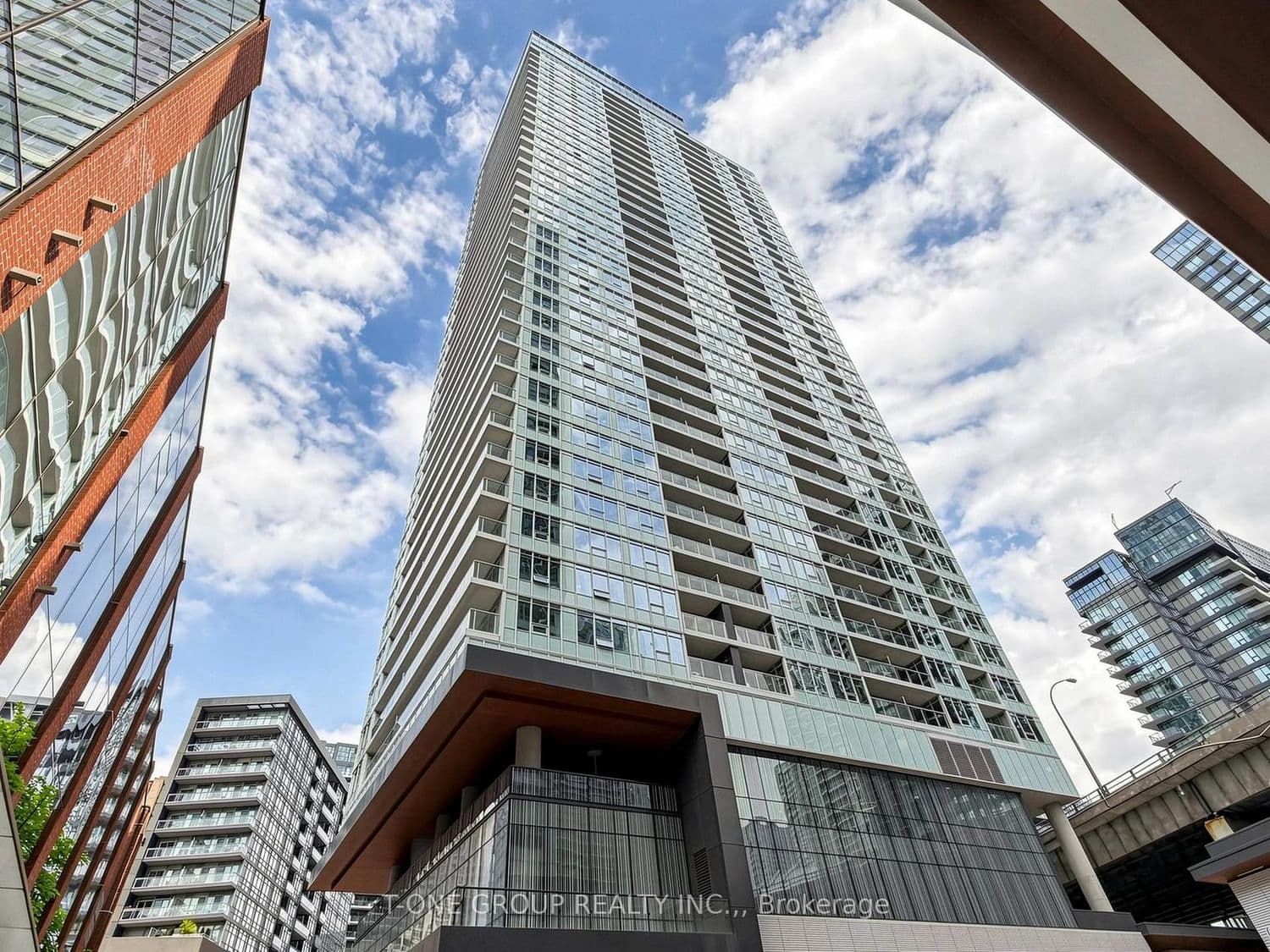 19 Bathurst Street, Unit 1502 - Image 1
