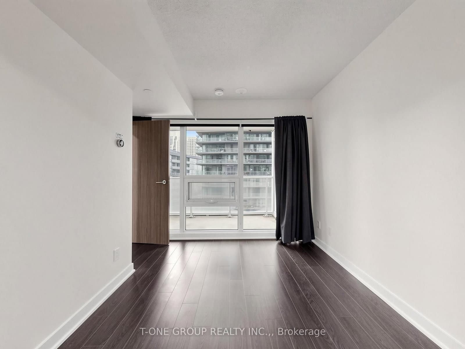 19 Bathurst Street, Unit 1502 thumbnail 13