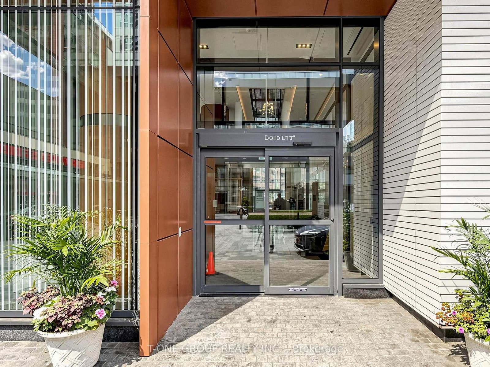 19 Bathurst Street, Unit 1502 thumbnail 2